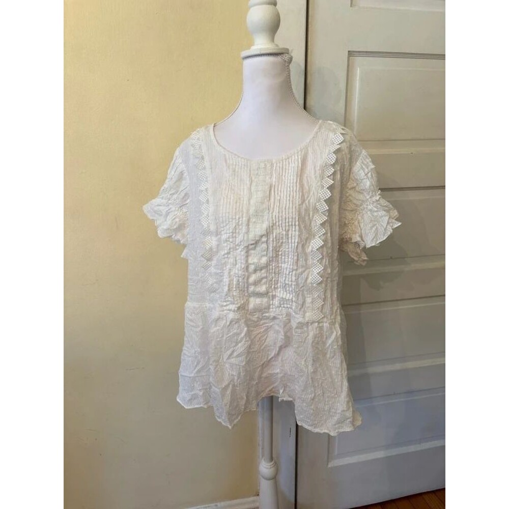 White boho peplum blouse eyelet keyhole beach cotton natural fiber travel